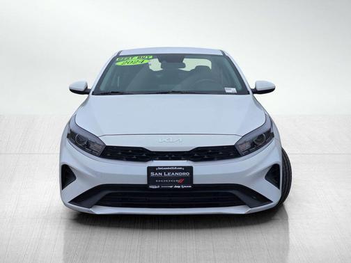Clear White 2024 Kia Forte LX