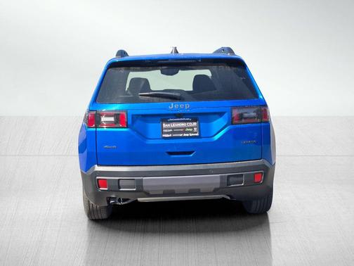 Hydro Blue Pearlcoat 2026 Jeep Cherokee Laredo