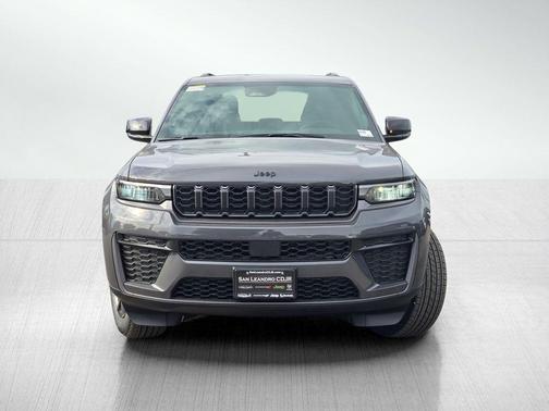 2026 Jeep Grand Cherokee Altitude