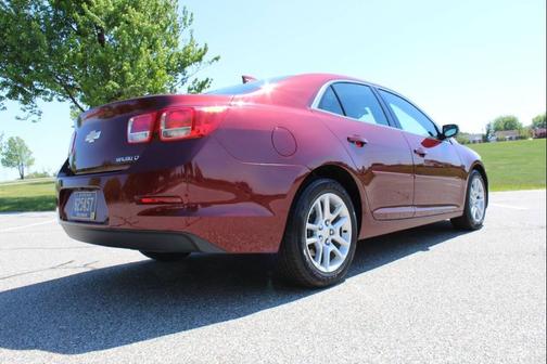 Burgundy 2015 Chevrolet Malibu 1LT