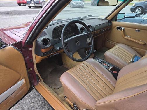 1985 Mercedes-Benz E-Class 300 CD 2dr Turbodiesel Coupe