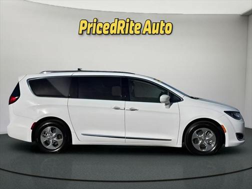 2018 Chrysler Pacifica Hybrid Touring L