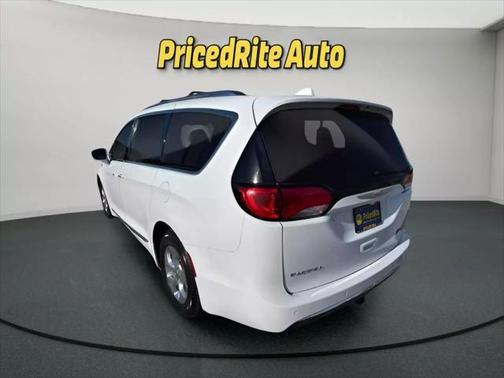 2018 Chrysler Pacifica Hybrid Touring L