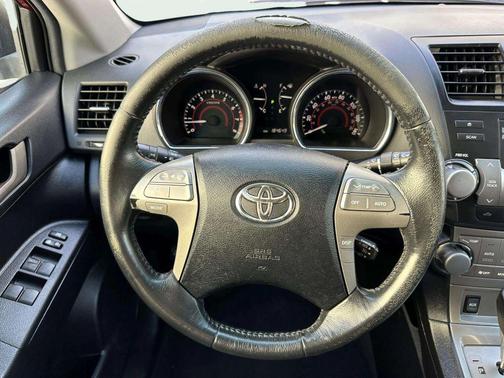 2010 Toyota Highlander SE