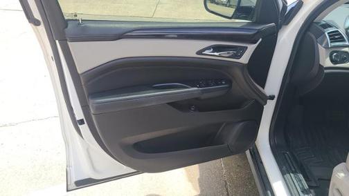 Photo 5 of 13 of 2013 Cadillac SRX Luxury Collection