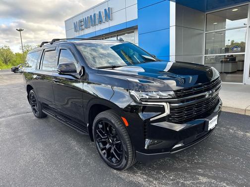 Black 2022 Chevrolet Suburban RST