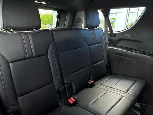 Black 2022 Chevrolet Suburban RST