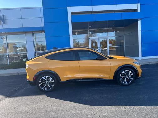 2022 Ford Mustang Mach-E Premium