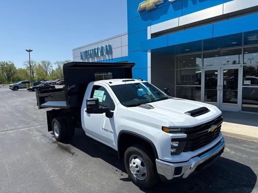 Summit White 2026 Chevrolet Silverado 3500 WT