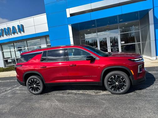 Radiant Red Tintcoat 2026 Chevrolet Traverse LT
