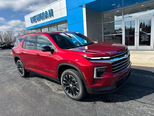 Radiant Red Tintcoat 2026 Chevrolet Traverse LT