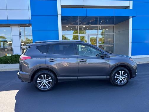 Magnetic Gray Metallic 2018 Toyota RAV4 LE