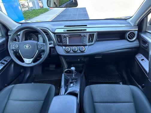 Magnetic Gray Metallic 2018 Toyota RAV4 LE
