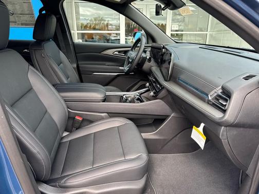 Lakeshore Blue Metallic 2026 Chevrolet Traverse LT