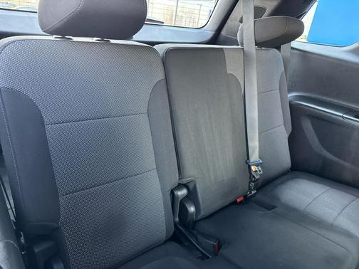 Mosaic Black Metallic 2023 Chevrolet Traverse LT Cloth