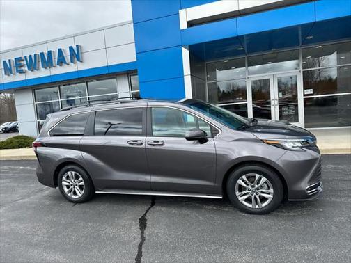 2022 Toyota Sienna XLE 7 Passenger