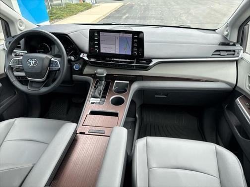 2022 Toyota Sienna XLE 7 Passenger