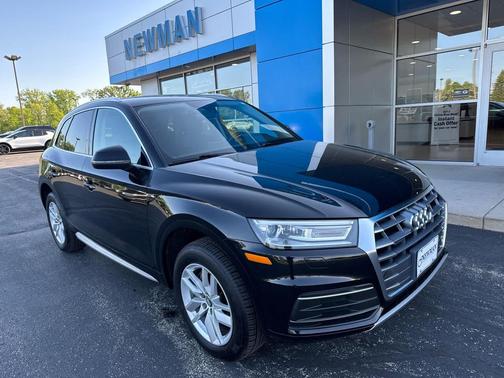 Mythos Black Metallic 2020 Audi Q5 45 Premium