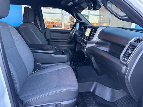 2022 RAM 2500 Tradesman Crew Cab 4x4 6'4' Box