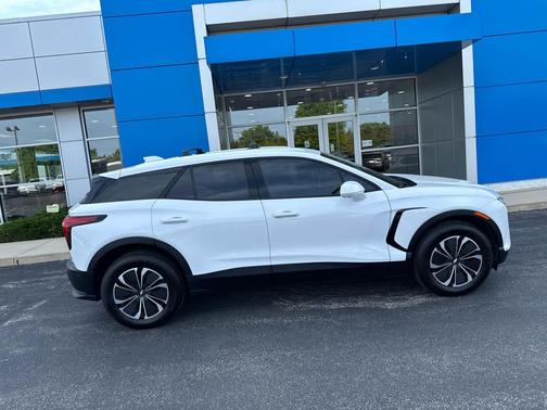 Summit White 2024 Chevrolet Blazer EV eAWD LT