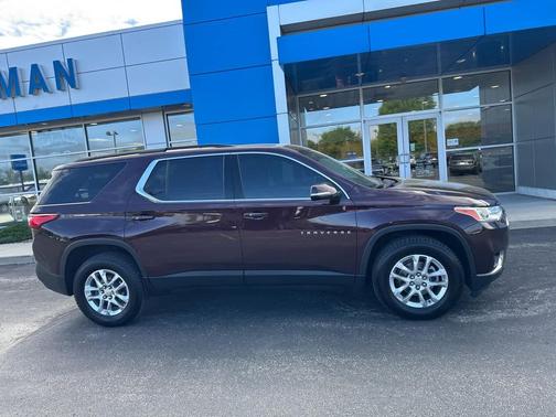 Black Currant Metallic 2019 Chevrolet Traverse LT Leather