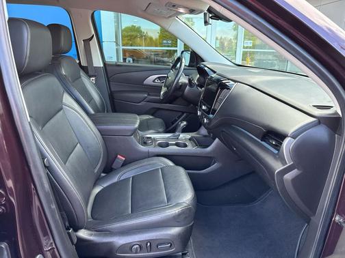 Black Currant Metallic 2019 Chevrolet Traverse LT Leather