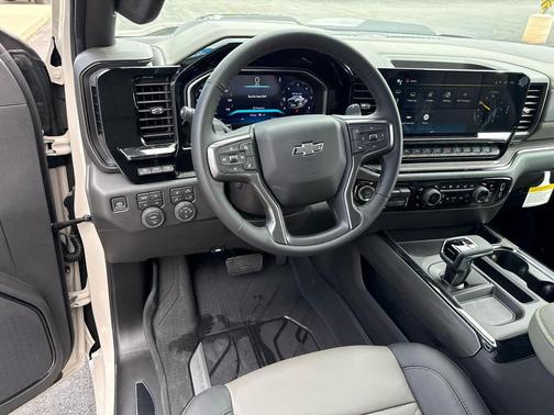 SAND 2026 Chevrolet Silverado 1500 ZR2
