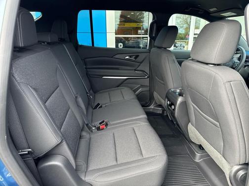 2024 Chevrolet Traverse LS