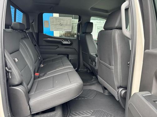 White Sands 2026 Chevrolet Silverado 1500 RST