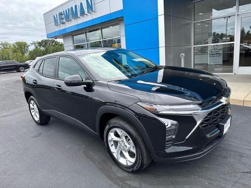 Mosaic Black Metallic 2024 Chevrolet Trax LS