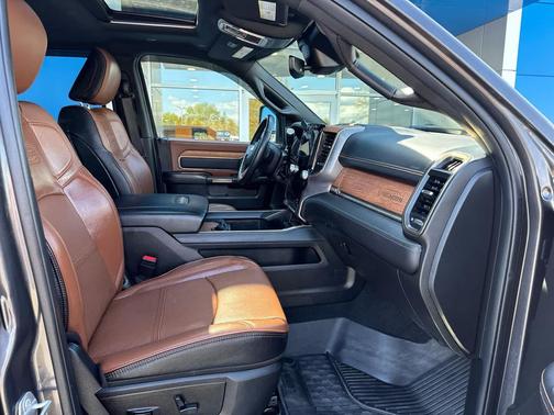 Granite Crystal Metallic Clearcoat 2024 RAM 3500 Longhorn
