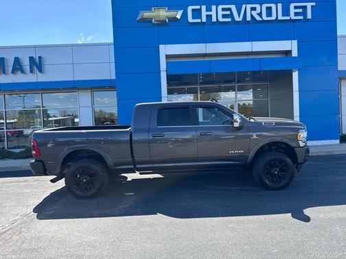 Granite Crystal Metallic Clearcoat 2024 RAM 3500 Longhorn