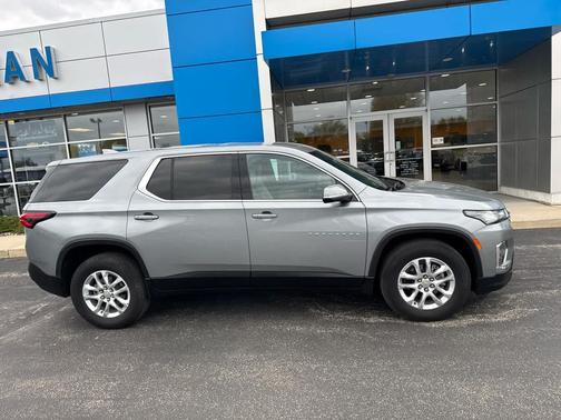 Sterling Gray Metallic 2023 Chevrolet Traverse LS