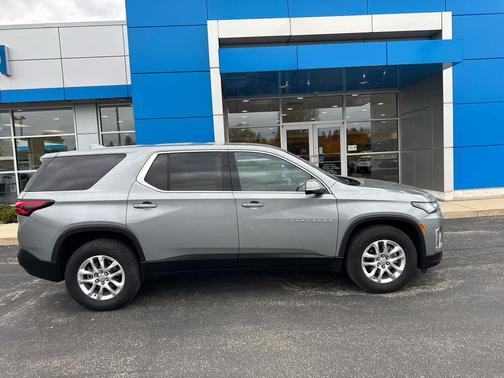 Sterling Gray Metallic 2023 Chevrolet Traverse LS