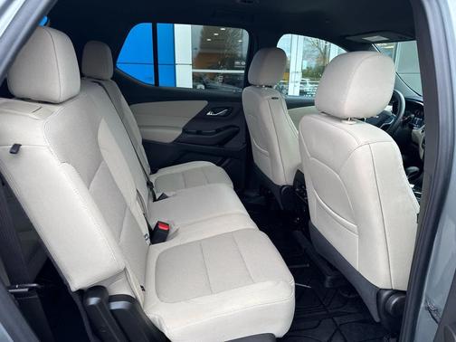 Sterling Gray Metallic 2023 Chevrolet Traverse LS