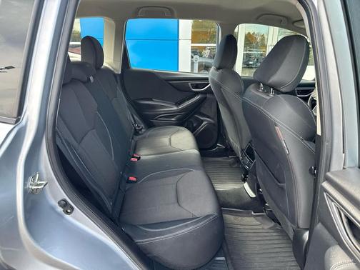 Ice Silver Metallic 2019 Subaru Forester Base