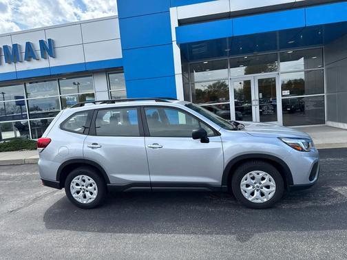 Ice Silver Metallic 2019 Subaru Forester Base