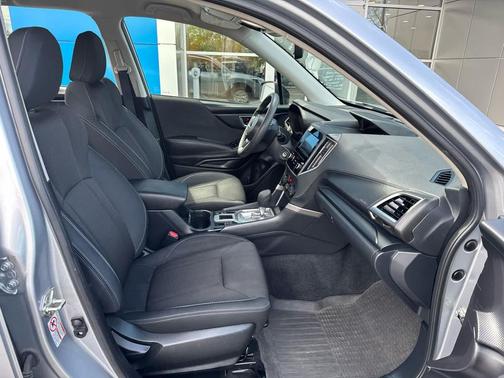 Ice Silver Metallic 2019 Subaru Forester Base