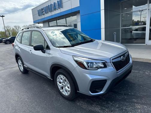 Ice Silver Metallic 2019 Subaru Forester Base