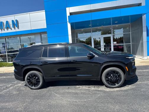 Mosaic Black Metallic 2026 Chevrolet Traverse LT
