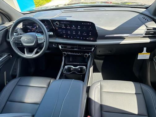 Mosaic Black Metallic 2026 Chevrolet Traverse LT