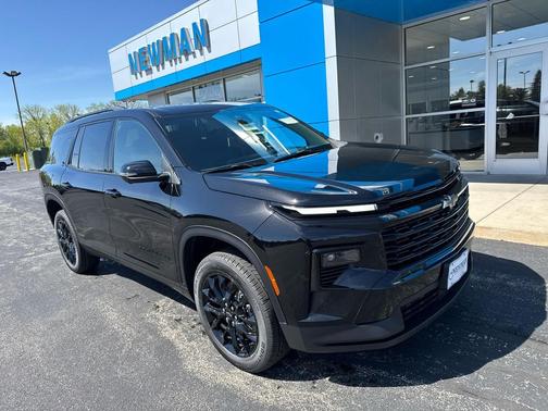 Mosaic Black Metallic 2026 Chevrolet Traverse LT