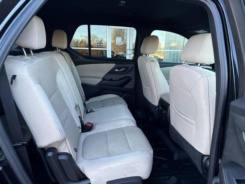 2024 Chevrolet Traverse LS