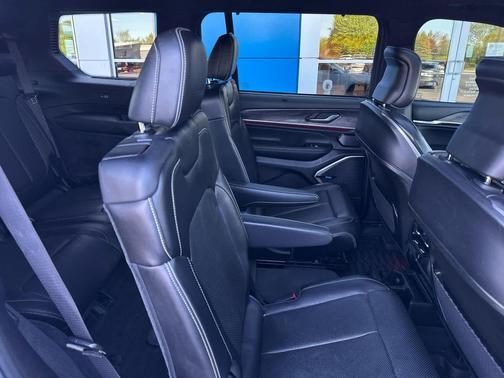 Bright White Clearcoat 2021 Jeep Grand Cherokee L Overland