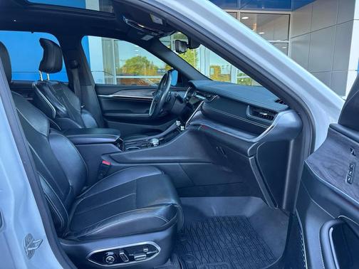 Bright White Clearcoat 2021 Jeep Grand Cherokee L Overland