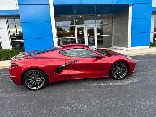 2026 Chevrolet Corvette Stingray w/1LT