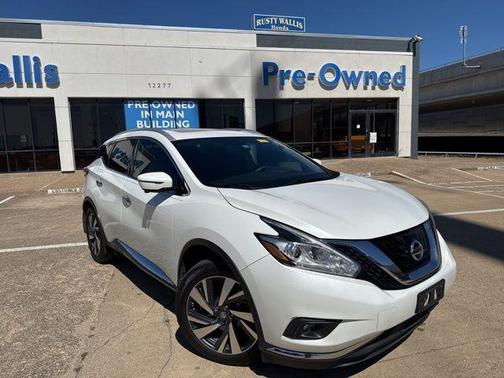 White 2017 Nissan Murano Platinum