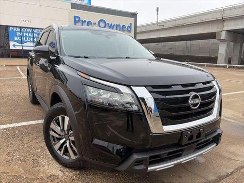 Black 2025 Nissan Pathfinder SL