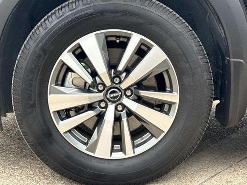 Black 2025 Nissan Pathfinder SL