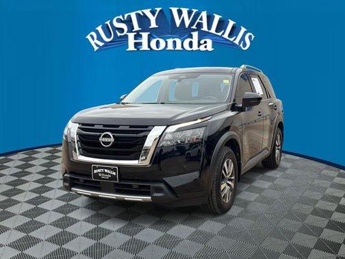 Black 2025 Nissan Pathfinder SL
